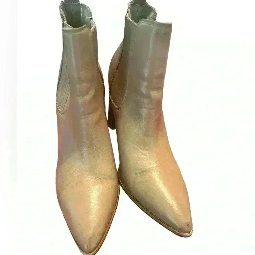 Oasis Society Finley Ankle Boot In Nude size 10